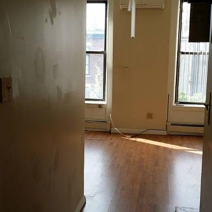 5th image of 360 W 122nd St APT 4