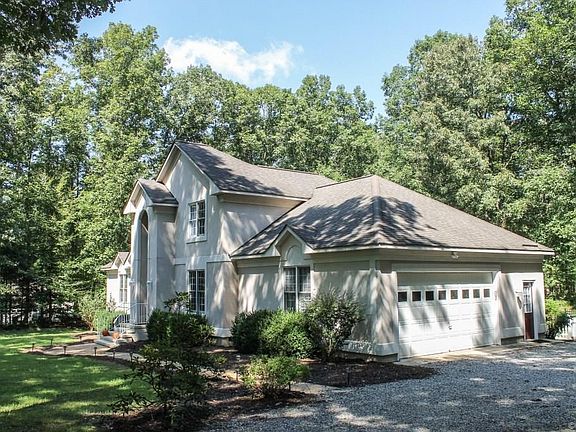 4th image of 3916 Fighting Creek Dr