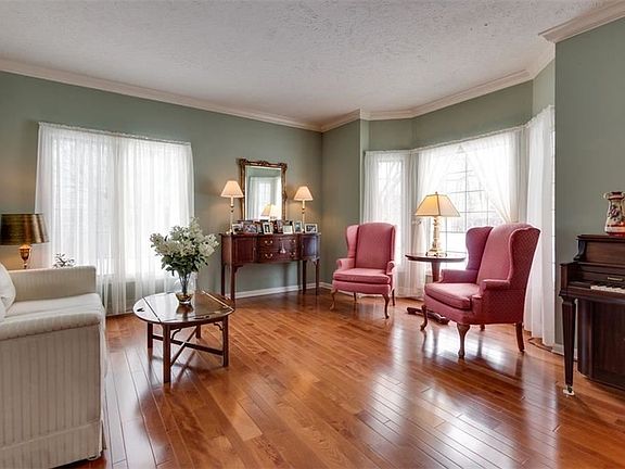 2nd image of 538 Manor Brook Dr