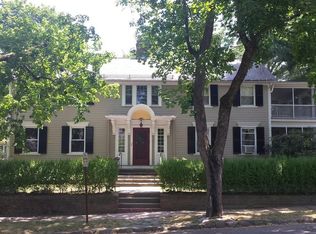 4 Barrett Pl, Northampton, MA 01060