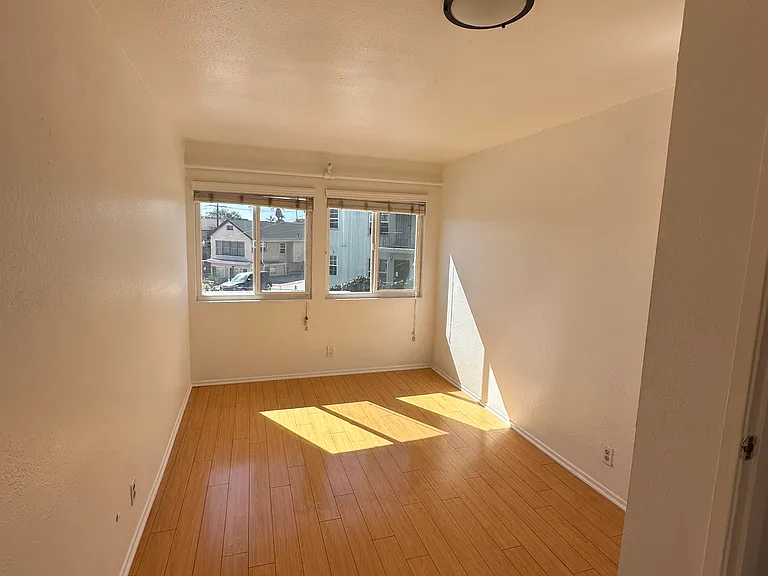 1111 Sunvue Pl #8 — Photo 7
