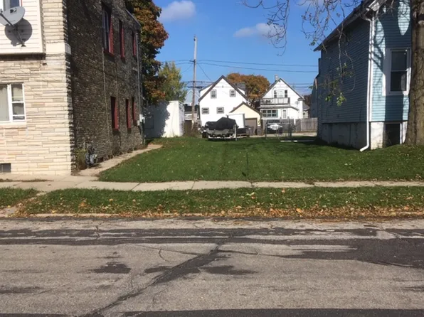 3626 E Barnard Ave, South Milwaukee, WI 53110