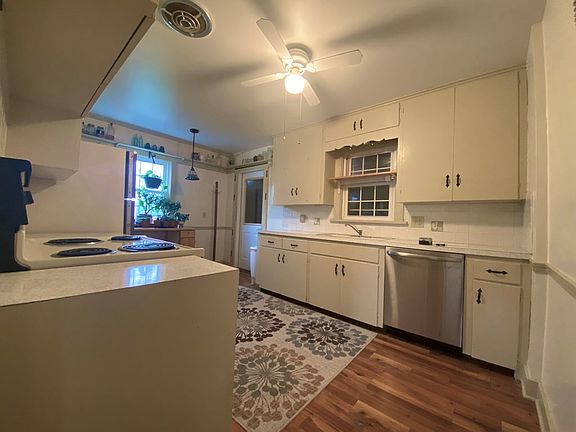 3rd image of 133 Morgan Ave