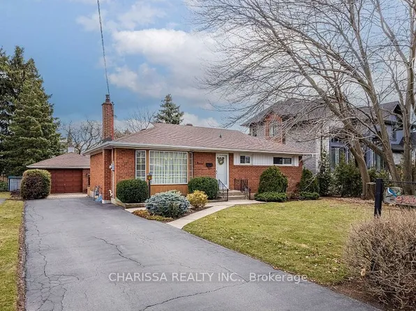 2416 Rebecca St, Oakville, ON L6L 2B2