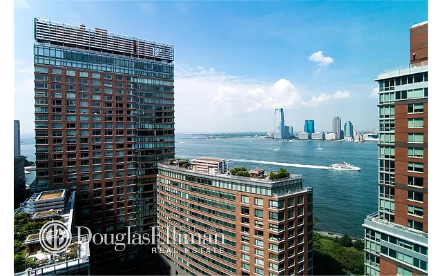 Rented by Douglas Elliman | media 3