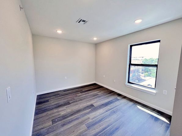 51 Carroll St #2