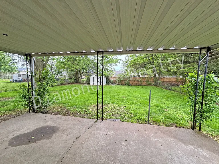 1924 E Turner St — Photo 12