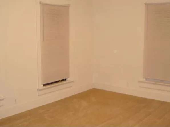 517 S 7th St, Council Bluffs, IA 51501