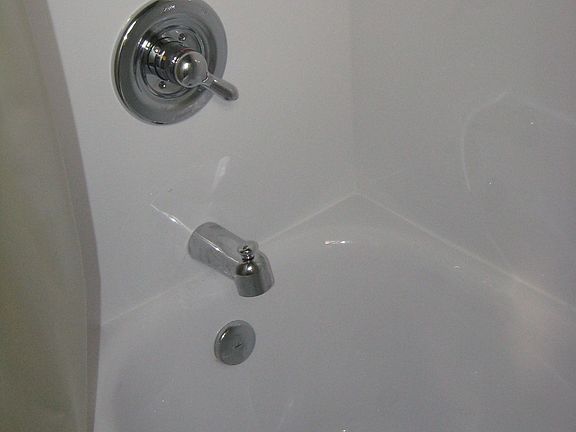 New fixture/tub/surround from Bathfitter