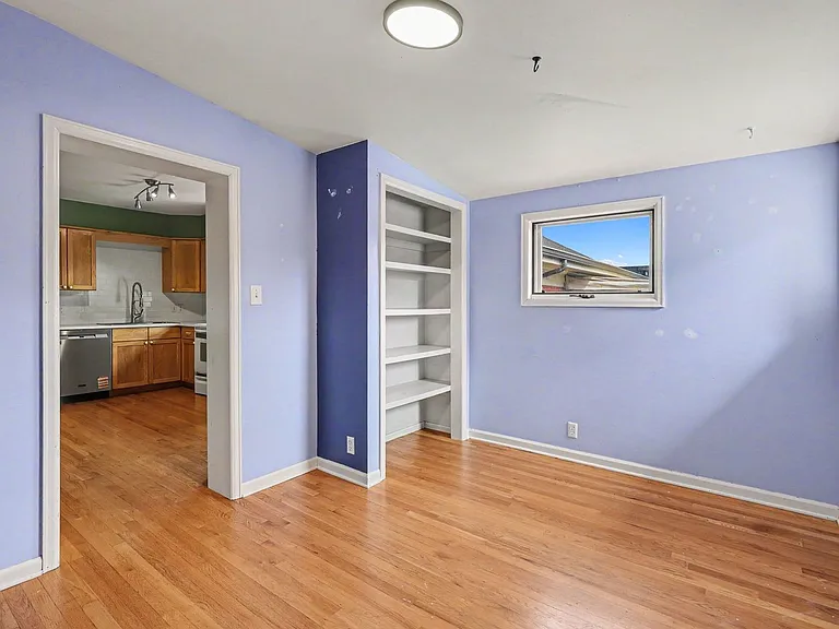 1270 N Emerson — Photo 14