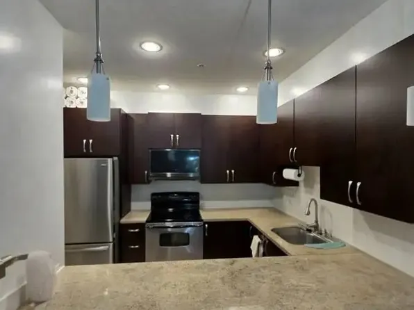 10237 133rd St, Surrey, BC
