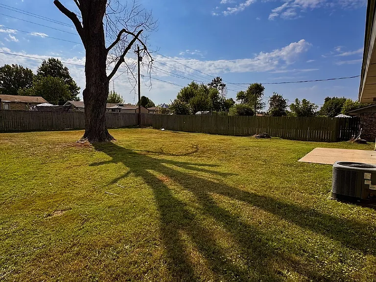 1821 S Beth Dr — Photo 17