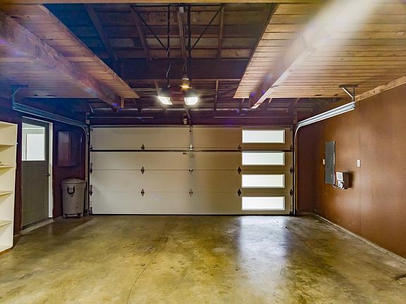 5th image of 1120 174th Ave NE