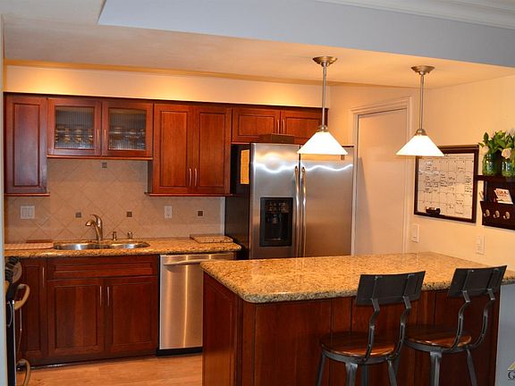 5th image of 3021 Madison Ave