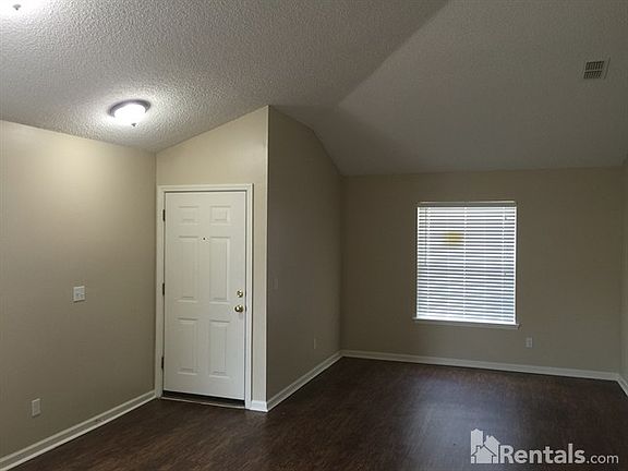2nd image of 3045 Litchfield Dr