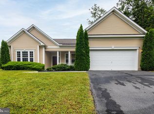 1242 Coventry Ct, Fayetteville, PA 17222
