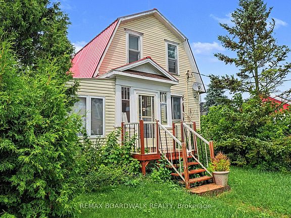 3rd image of 11049 Gilmour Rd