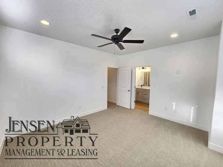 2649 E Wake Forest Ln — Photo 26