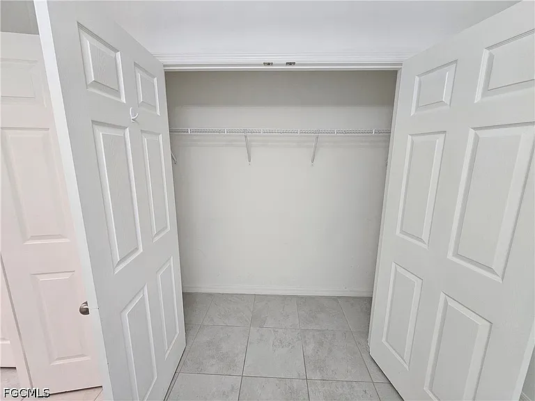 2523 NE 6th Pl — Photo 21