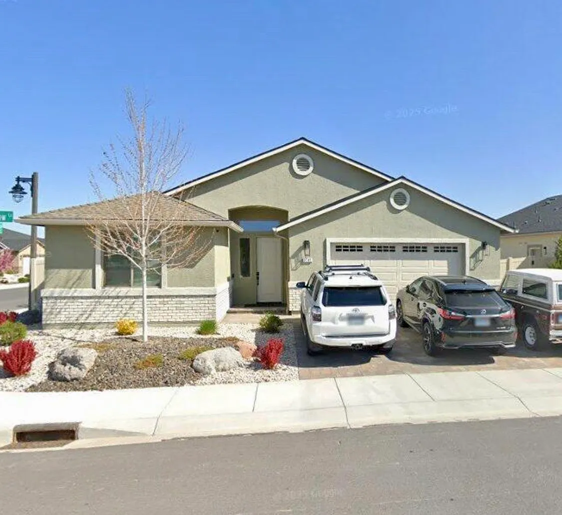 3 bed, 2.5 bath, 1945 sqft, $3,300 — Photo 1