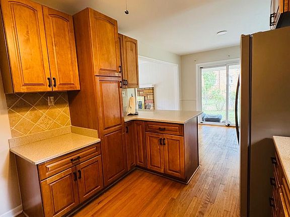 5th image of 7603 Redwood Ct