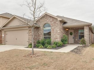 1112 Forest Glen Dr, Azle, TX 76020