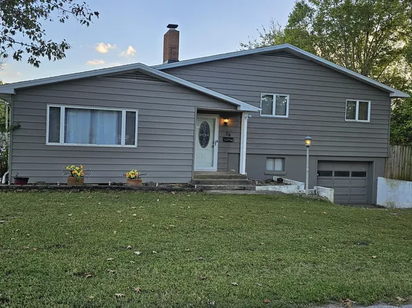 24 W Plumb Street, Aurora, MO 65605