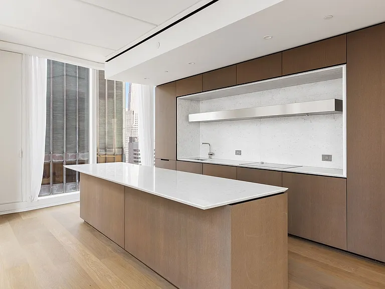 100 E 53rd St #46B — Photo 2