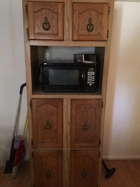3 bed, 2200 sqft, $2,400 — Photo 4