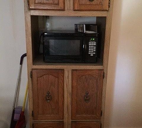 Built in Cabinet w/Microwave