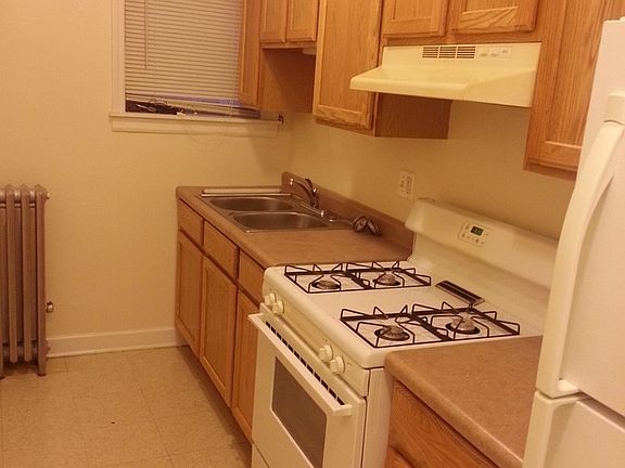 4th image of 913 S Independence Blvd APT 3E
