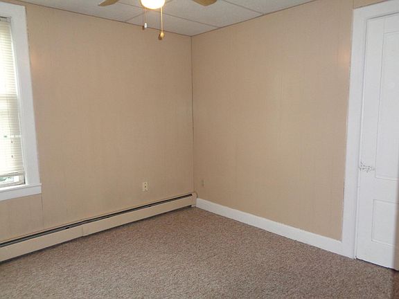 Bedroom is 10X10. King and Queen beds will not fit. Great