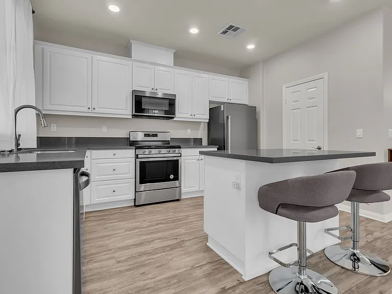20720 Spring Mountain Rd — Photo 16