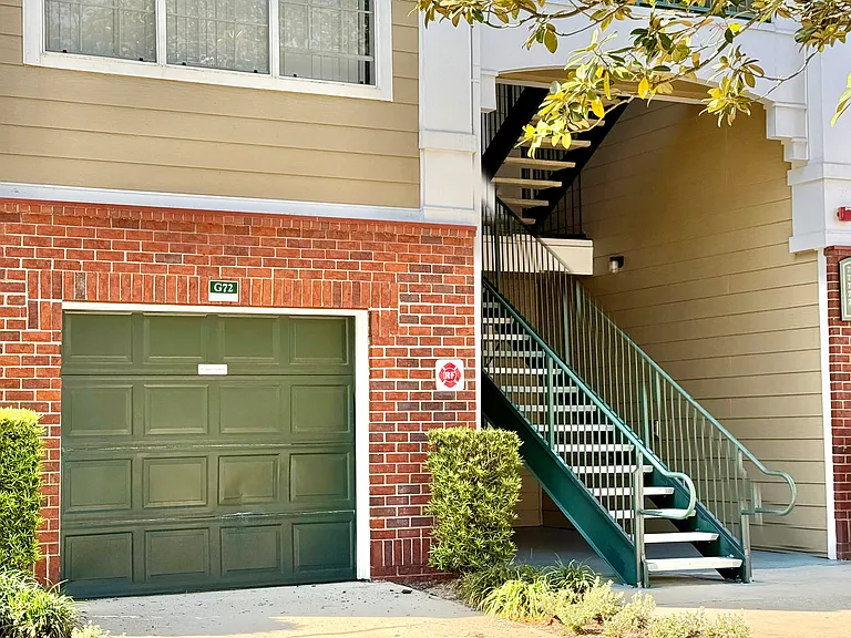 Private garage 26 ft x 13 ft