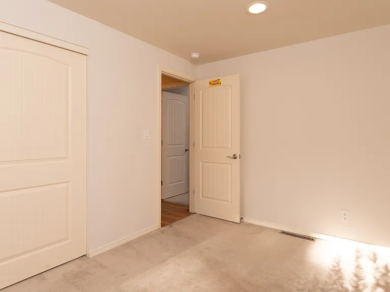 15323 SE 42nd St — Photo 21