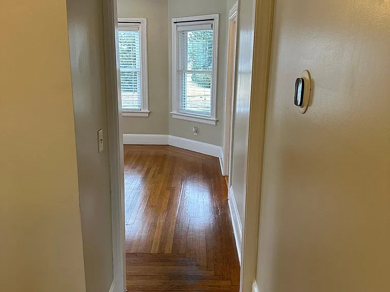 196 Clarence St #1 — Photo 22