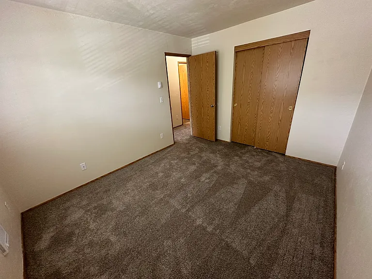 Oak Tree Apartments — Photo 42