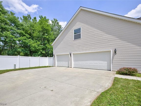 5th image of 483 S Marigold Ln