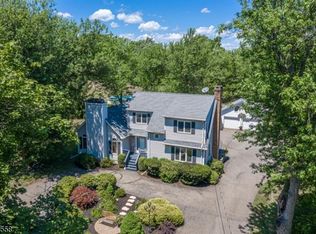 5 Pulaski Rd, Whitehouse Station, NJ 08889