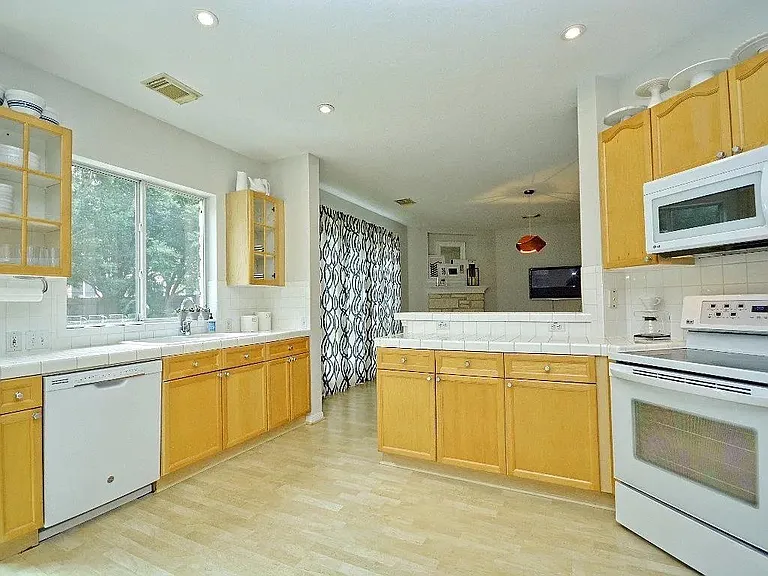10213 Andora Dr — Photo 5