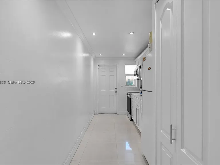 1450 NE 170th St #106 — Photo 7