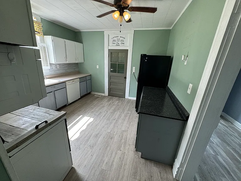 27 Ashland Ave — Photo 21