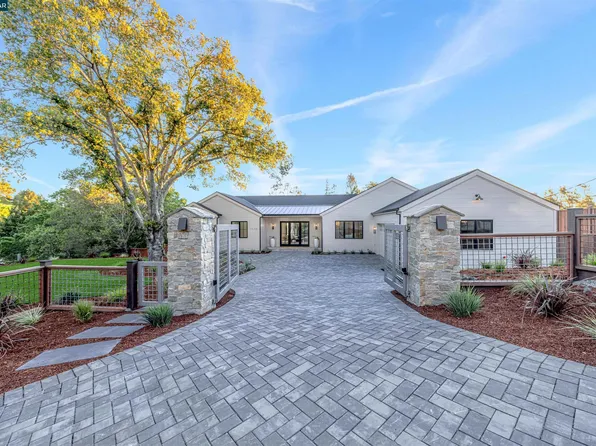 1570 Rancho View Dr, Lafayette, CA 94549