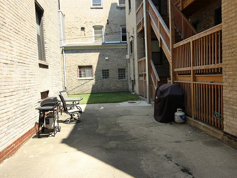 5032 N Western Ave #2 — Photo 7