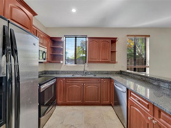 5th image of 2654 SW 31st Pl #2654