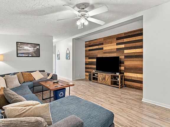 5th image of 9444 N Gray Ave