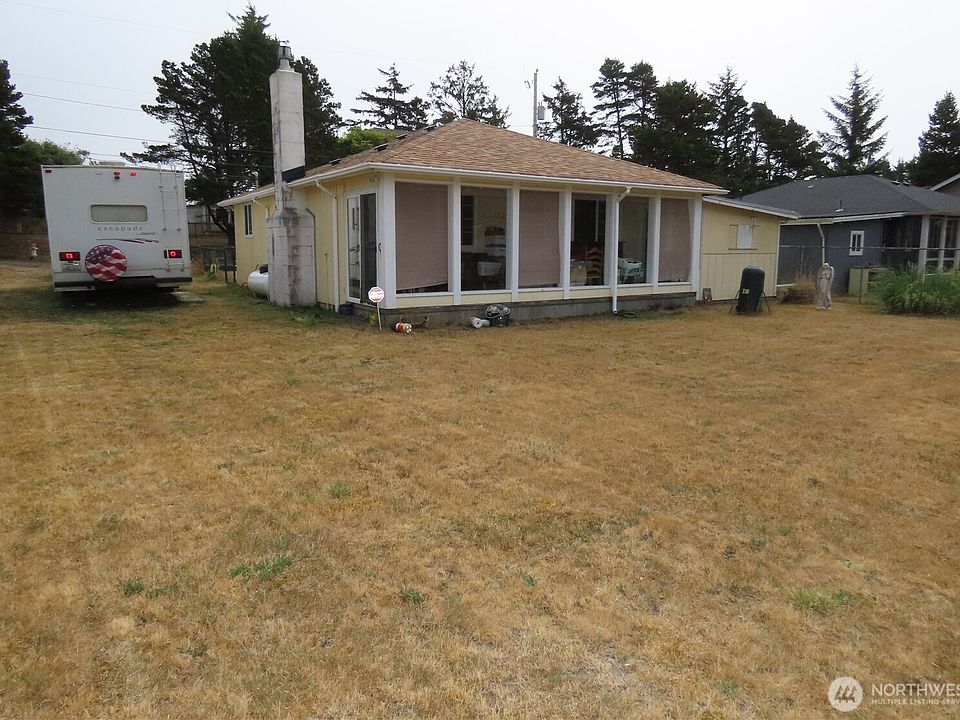 1st image of 1817 S Hoquiam Lane