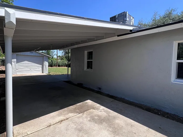 230 W Pinedale Ave — Photo 4
