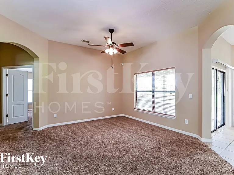 1521 Clapton Dr — Photo 5