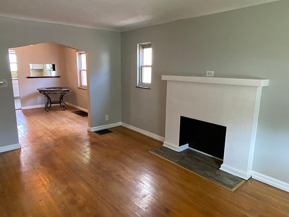 3rd image of 1926 Portman Ave